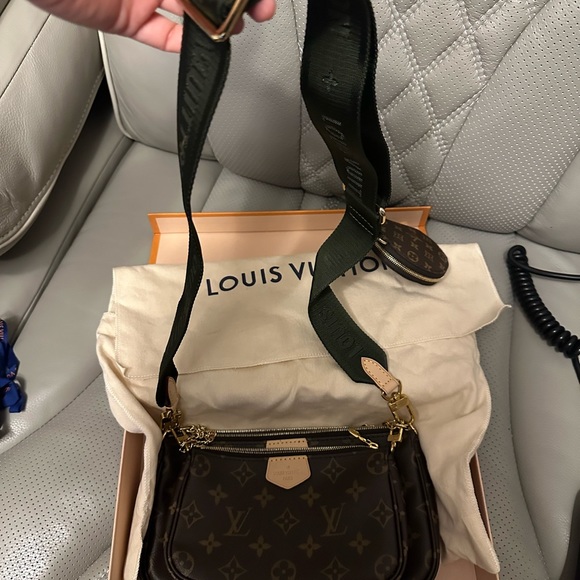 Louis Vuitton Multi Pochette Accessoires never worn. In box. Genuine - Picture 5 of 12